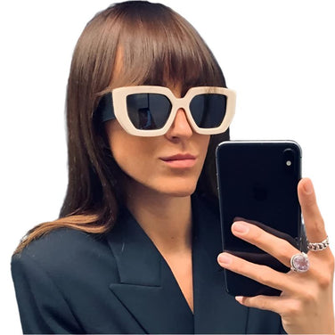 //marketplace.zopi.io/cdn/shop/files/e4600bcb-0b4d-4a13-a2bb-75971e4e94c4.jpg?v=1761126637&width=376